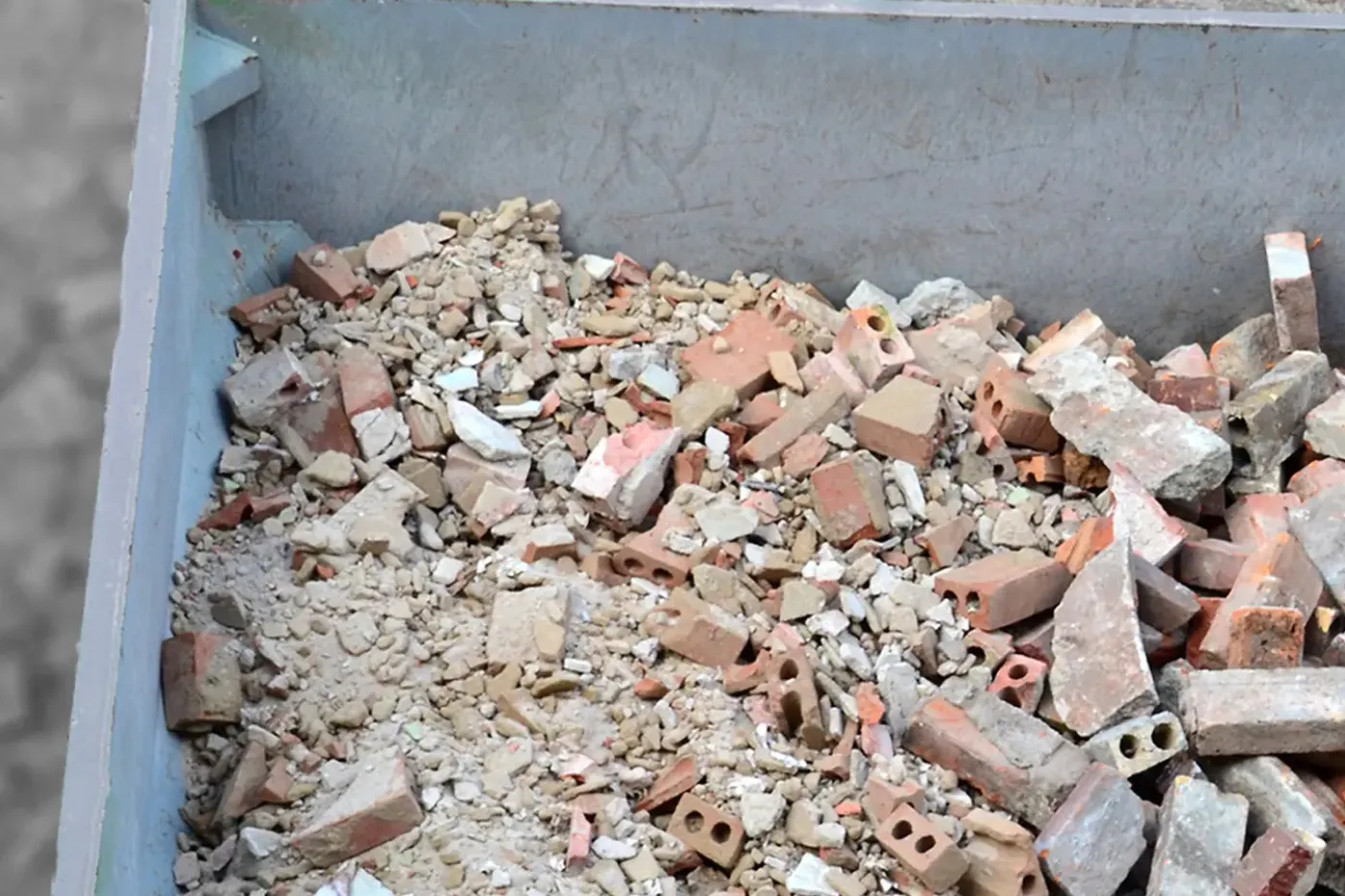 Puinafval container huren in Hoevelaken bij 033 Containers